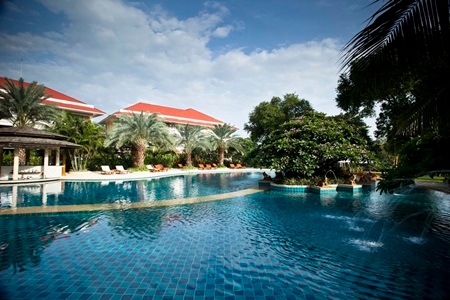 เทวมันตร์ทรา รีสอร์ต (Dheva Mantra Resort)0
