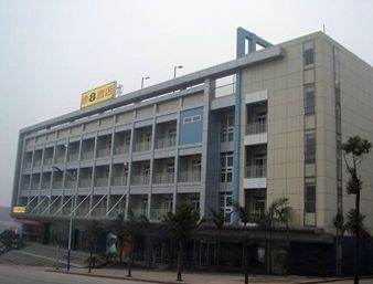 Super 8 Yibin Lu Neng1
