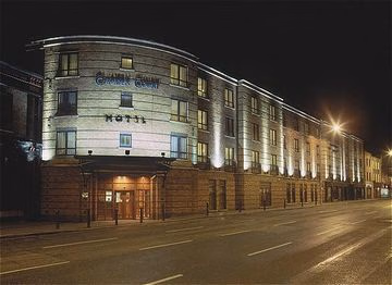 CAMDEN COURT0