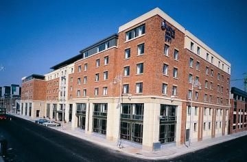 JURYS INN CUSTOM HOUSE2