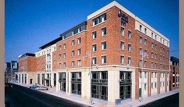 JURYS INN CUSTOM HOUSE1