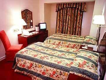 Cairn Hotel4
