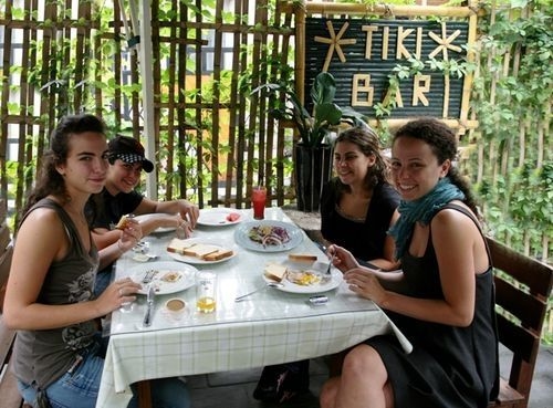 Hutong Inn1