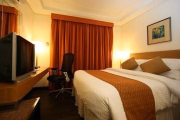 Crown Regency Makati4
