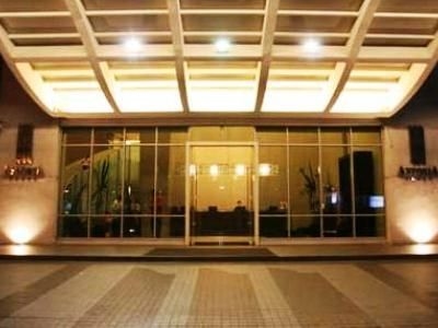Astoria Plaza0