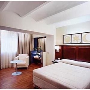 Acta Atrium Palace1
