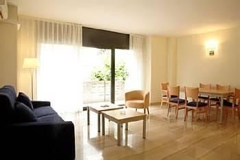 MH Apartments Sants1