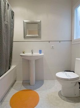 Pau Claris Apartment1