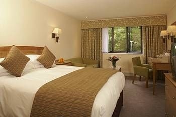 Redwood Hotel3