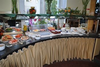 Thang Long Hotel And Restaurant3