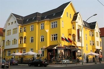 Thang Long Hotel And Restaurant0