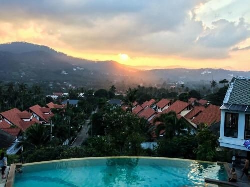 Hillside Village Resort & Fitness Centre0