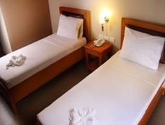 Fuente Oro Business Suites1