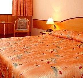 HOLIDAY INN2