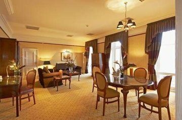 HILTON METROPOLE4