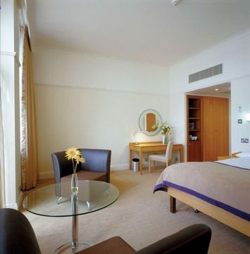 HILTON METROPOLE2