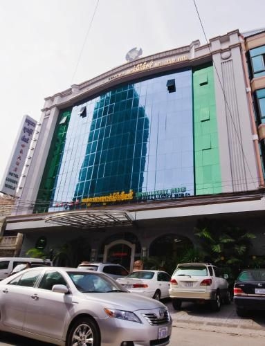 Hotel Luxury World0