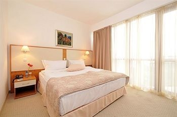 Doubletree By Hilton Varna2