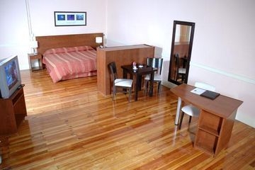TRIBECA APART1