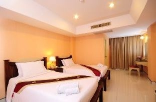 โรงแรม ชาลีน่า (The Chaleena Hotel)1