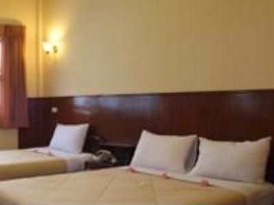 โกลเด้น พาเลซ (Golden Palace)1