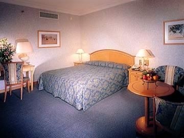 CROWNE PLAZA2