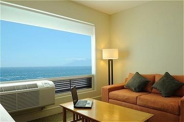 RADISSON2