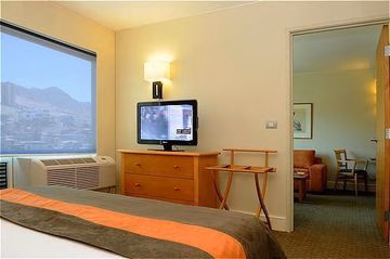 RADISSON1