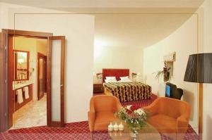 Schloss Monchstein Hotel4