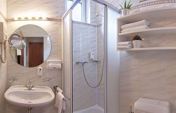 Goldenes Theater Hotel3
