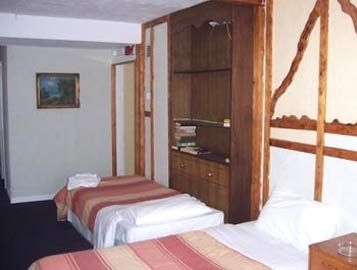 DROP INN0