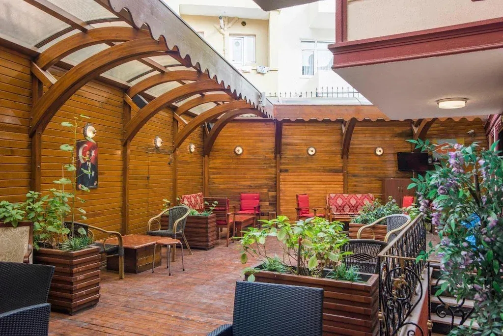 Aruna Hotel1