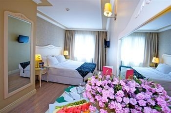 Raymond Hotel4