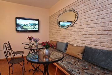 Three Apples Suites2