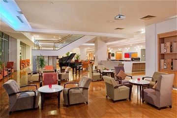 HOLIDAY INN4