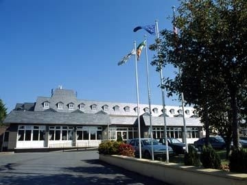 Flannery's Hotel1