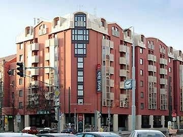 Ibis Karlin1