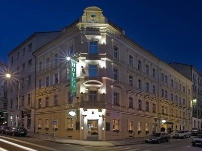 Three Crowns Hotel1