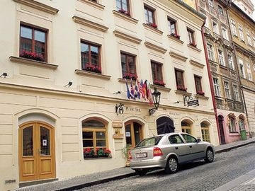 U BRANY HOTEL0