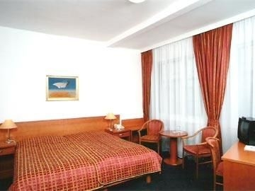Axa Hotel1
