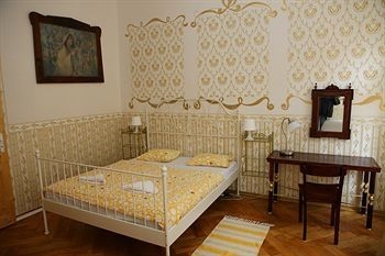 Old Time Hotel2