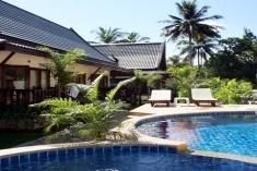แอร์พอร์ต บีช โฮเทล (Airport Beach Hotel)0