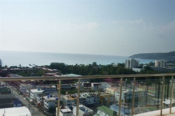 ซันเซ็ท พลาซ่า (Sunset Plaza)2