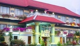 โรงแรมผาตาดวัลเล่ย์ (Phatad Valley Hotel)0