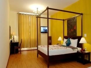 Gold Coast Hotel3