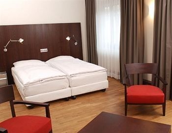 โรงแรมเริสส์ลี (Hotel Roessli)3