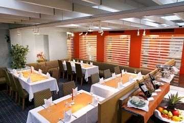 Holiday Inn City4