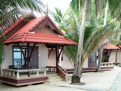 เฟิสต์ บังกะโล บีช รีสอร์ต (First Bungalow Beach Resort)0