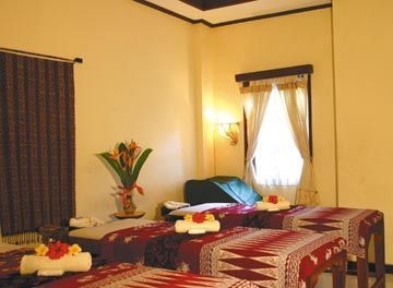 โรงแรมอดีธรรม กุตาญ (Adi Dharma Hotel Kuta)4