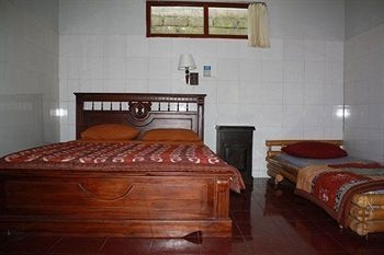 วอร์ซา การ์เดน บังกะโล (Warsa Garden Bungalows)0
